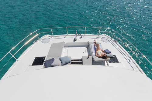 5 New Fountaine Pajot Motor Yachts on Order:MY 40 and MY 44